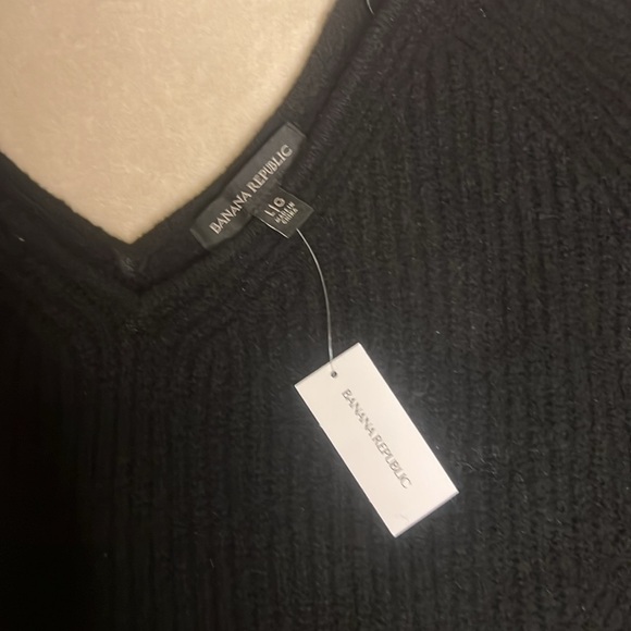 NWT Elegant Black Deep V-neck Banana Republic Sweater Wool & Yak Blend Soft sz L - Picture 2 of 7